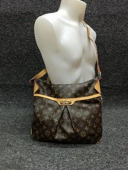Louis Vuitton Bloomsbury Sling Bag - Body Bag - Item Code: Lv020 [ Bags & Wallets ] Rizal ...